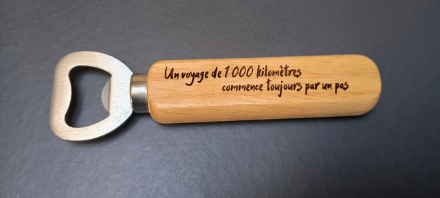 Décapsuleur bois avec message personnalisé