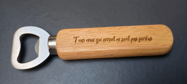 Décapsuleur bois avec message personnalisé