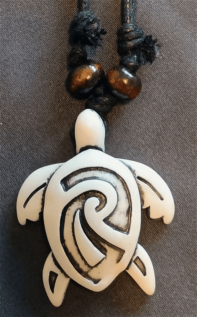 Collier ajustable à pendentif tortue