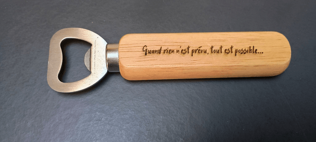 Décapsuleur bois avec message personnalisé