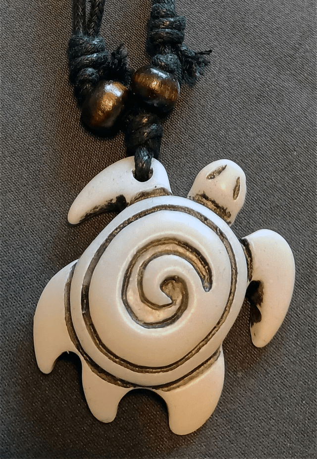 Collier ajustable à pendentif tortue