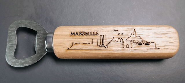 Décapsuleur bois Skyline de ville