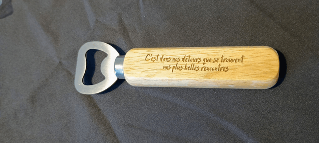 Décapsuleur bois avec message personnalisé
