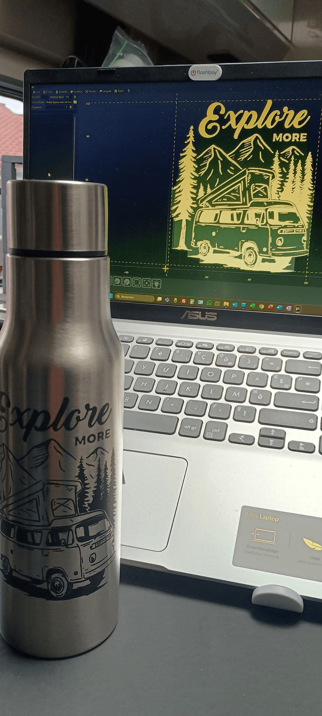 Gourde inox 750 ML personnalisé avec motif "Explore"