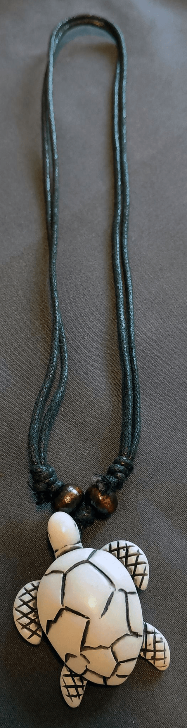 Collier ajustable à pendentif tortue