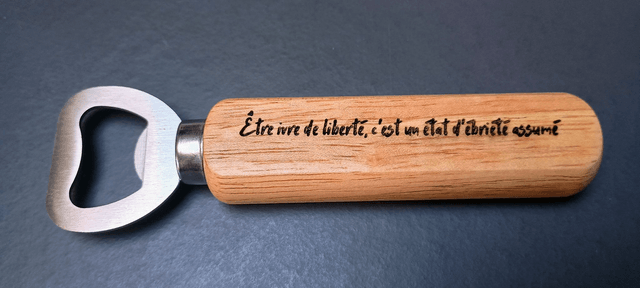 Décapsuleur bois avec message personnalisé