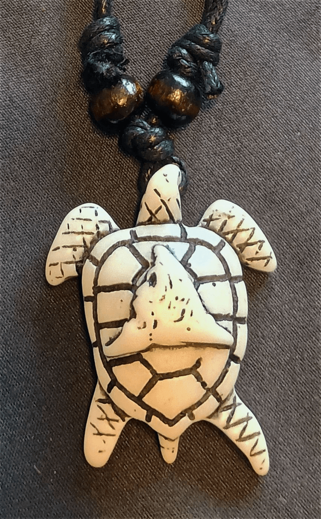 Collier ajustable à pendentif tortue