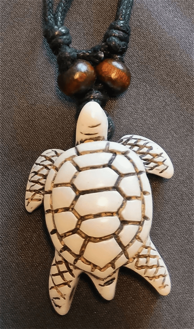 Collier ajustable à pendentif tortue